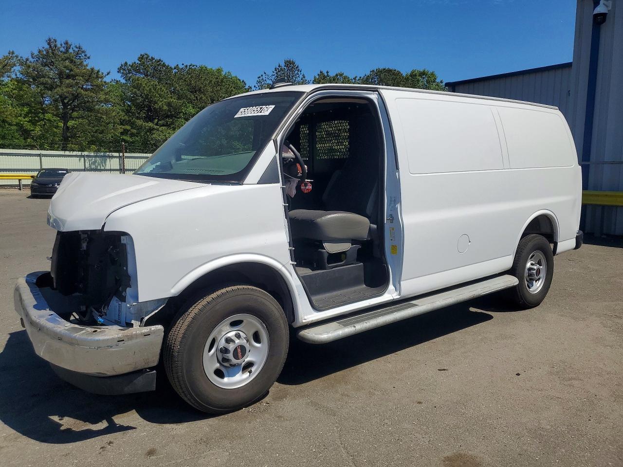 Salvage GMC Savana Image