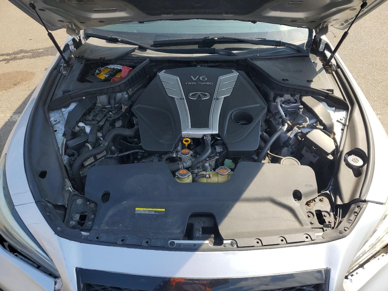 INFINITI Q50 Premium