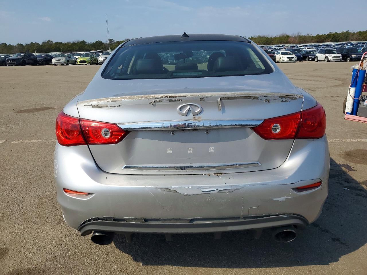 INFINITI Q50 Premium