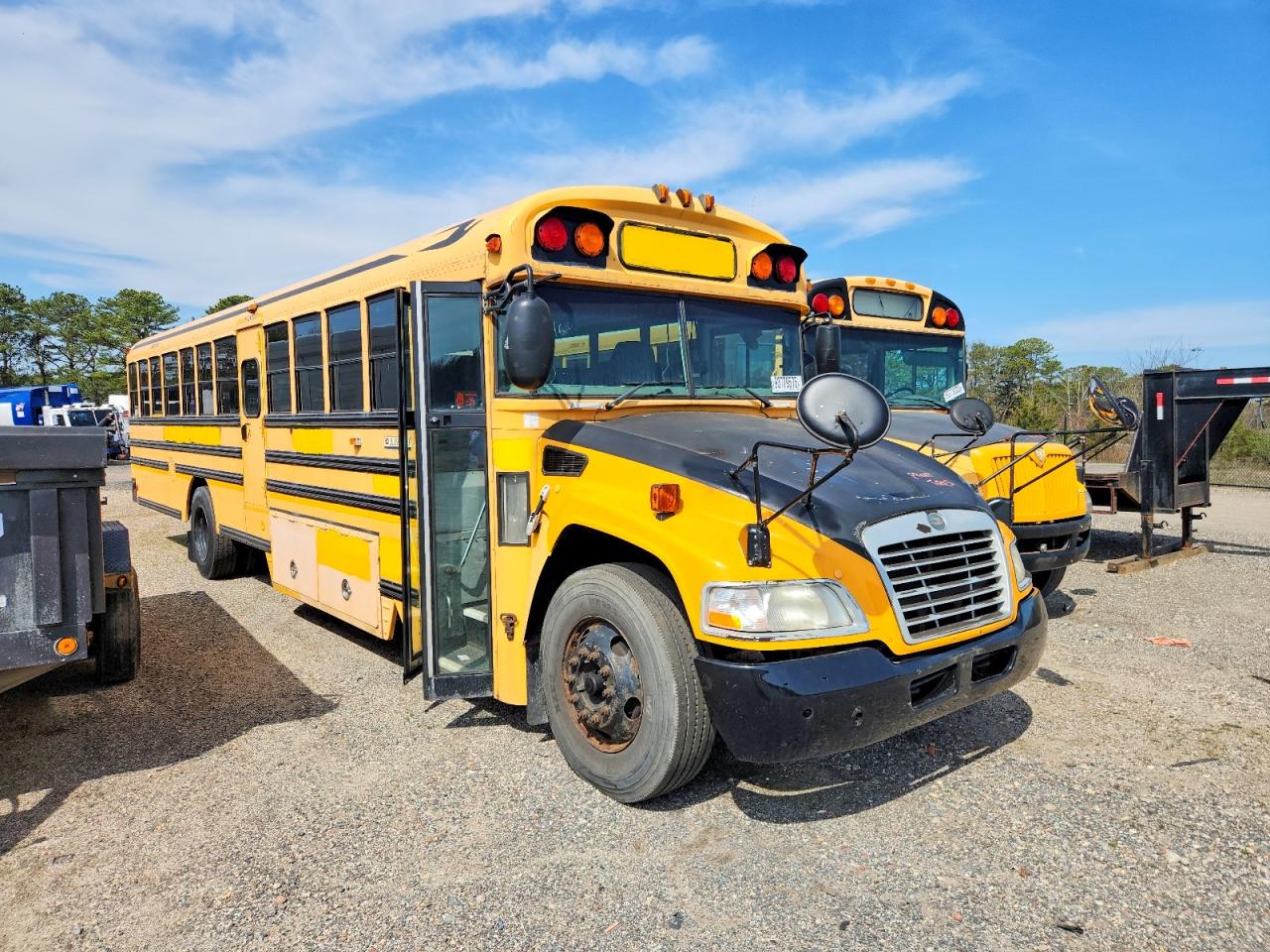 Salvage Blub School Bus Image