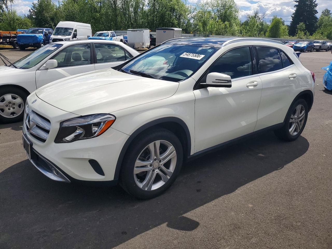 Salvage Mercedes-Benz GLA Image