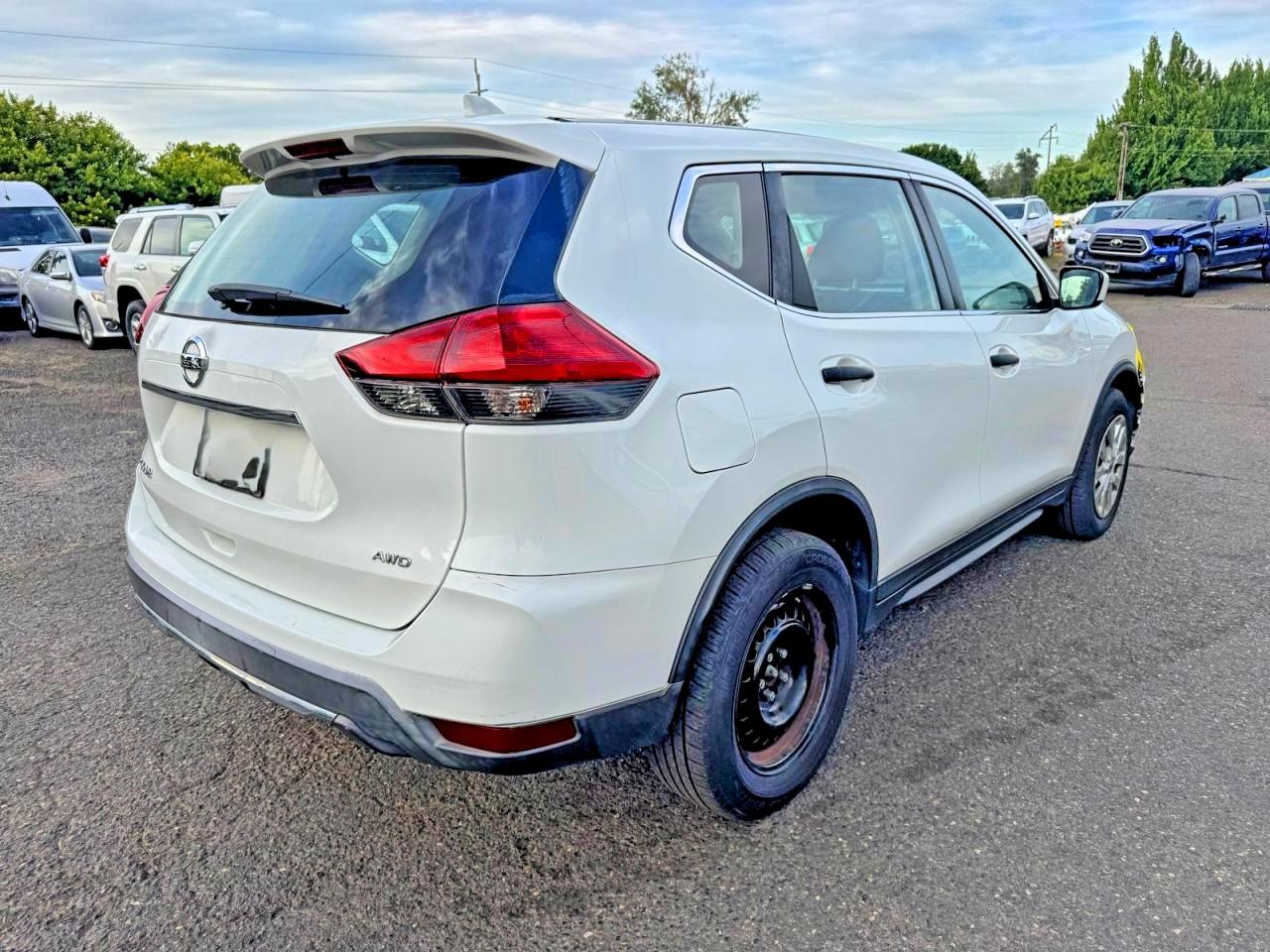 Nissan Rogue S