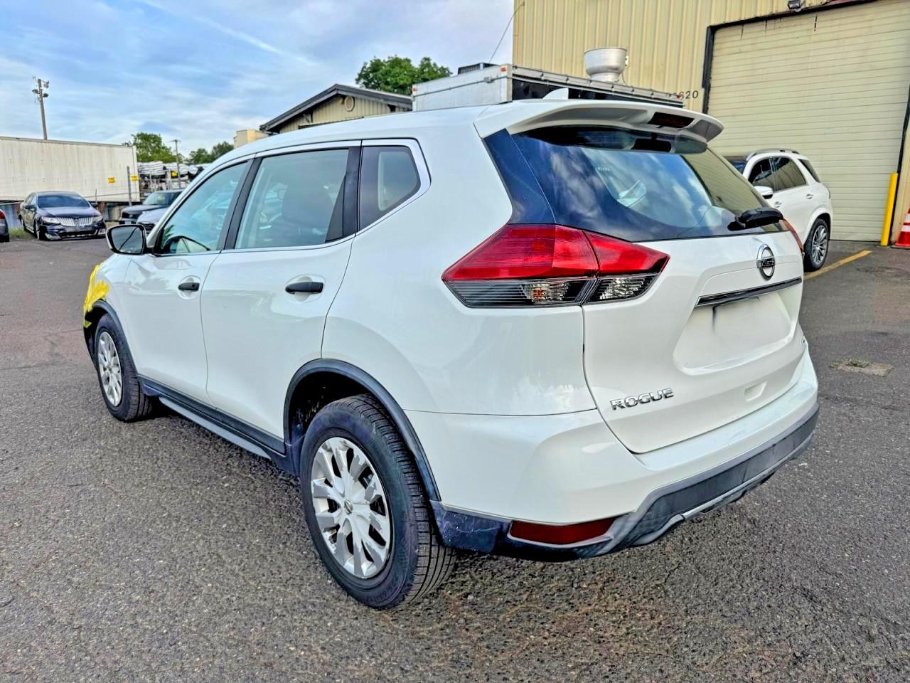 Nissan Rogue S
