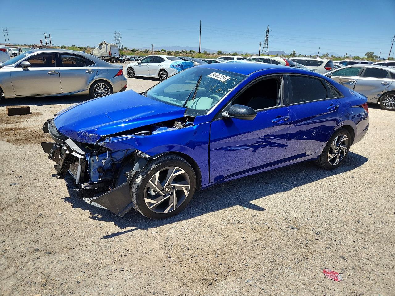 Salvage Hyundai ELANTRA Image