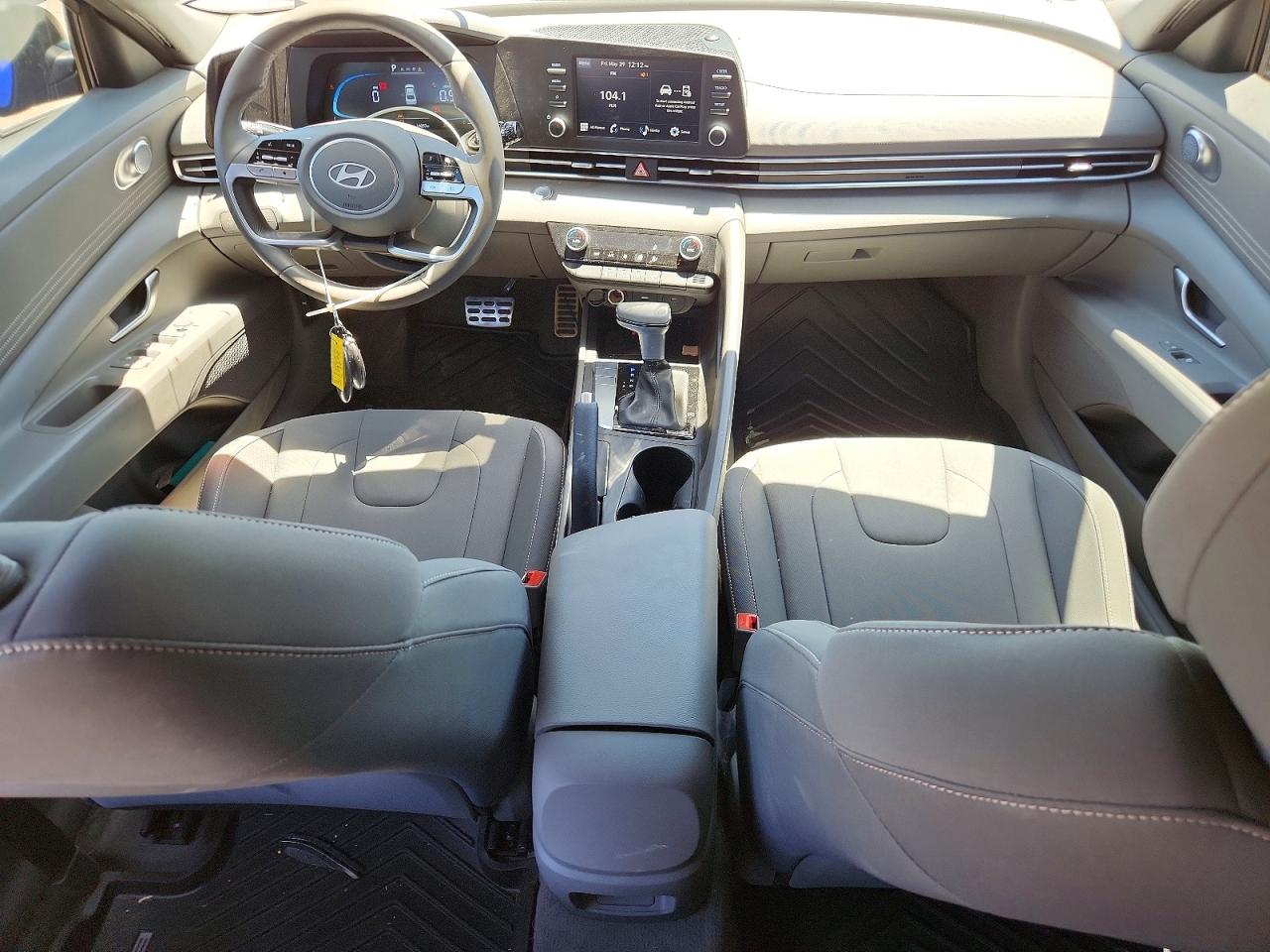 Hyundai ELANTRA Sel Sport