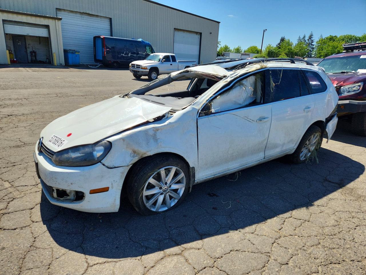 Salvage Volkswagen Jetta Image