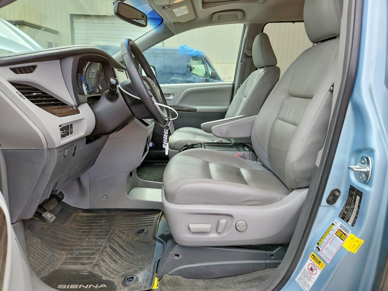 Toyota Sienna Xle 8-passenger