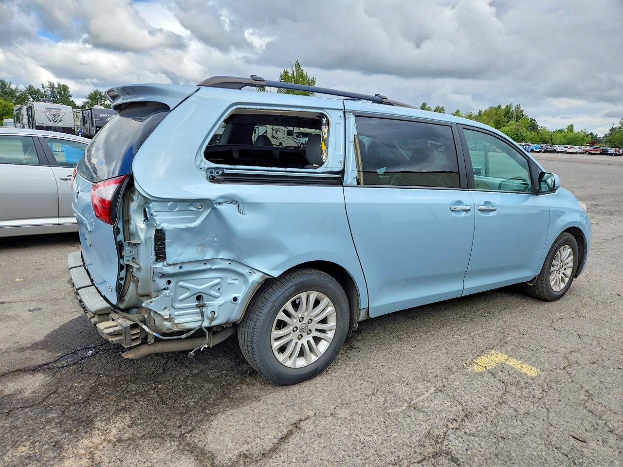 Toyota Sienna Xle 8-passenger