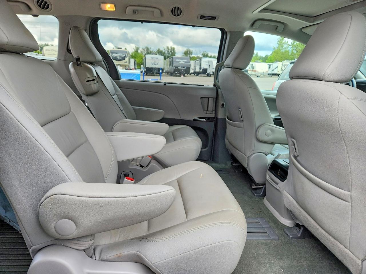 Toyota Sienna Xle 8-passenger