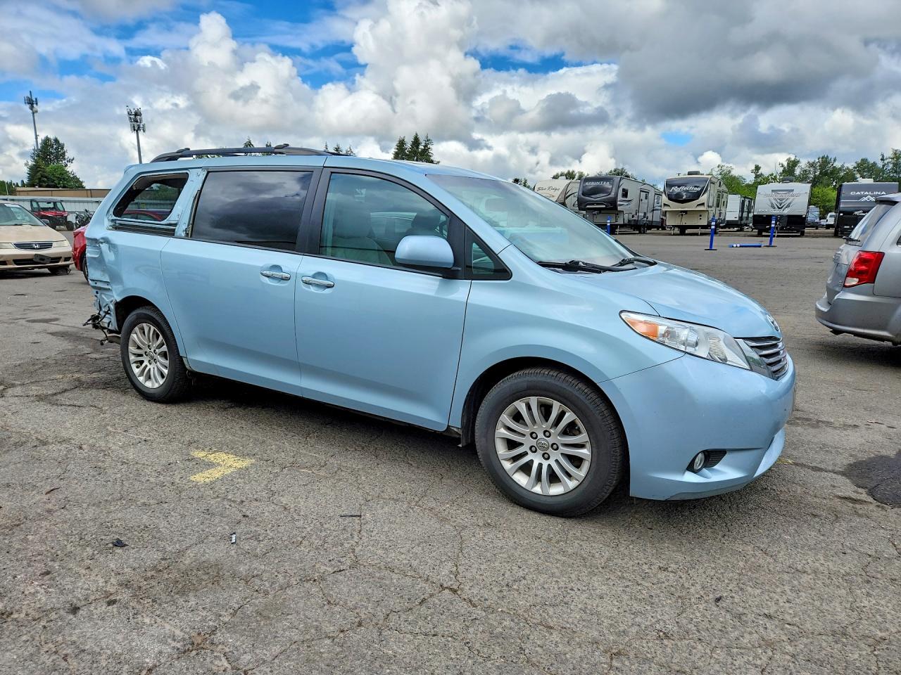 Toyota Sienna Xle 8-passenger