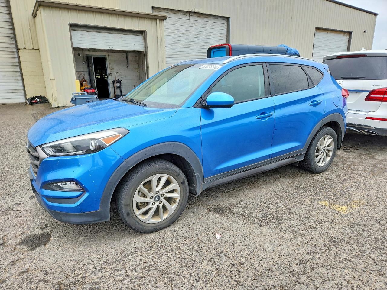 Salvage Hyundai TUCSON Image