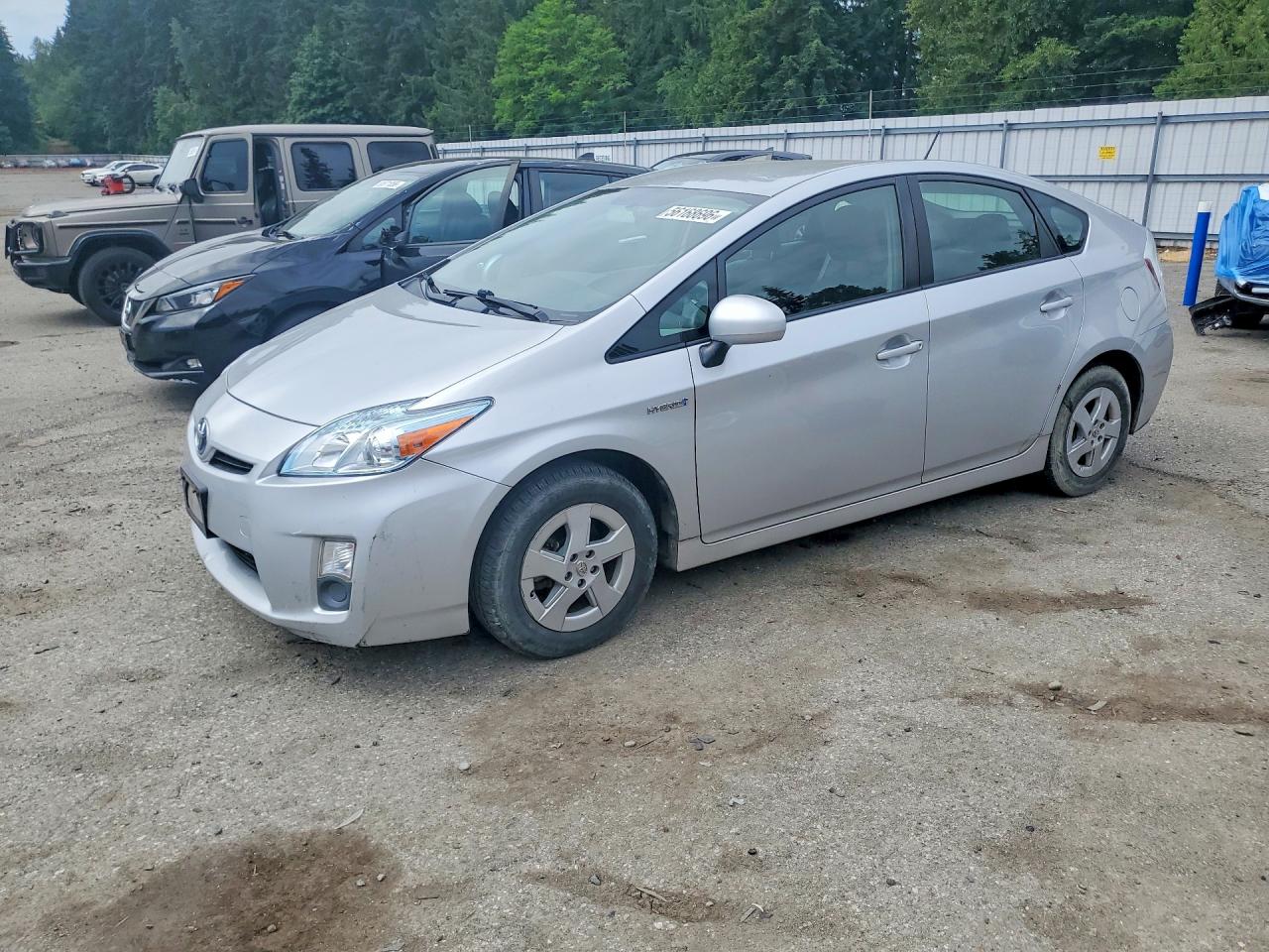 Salvage Toyota Prius Image