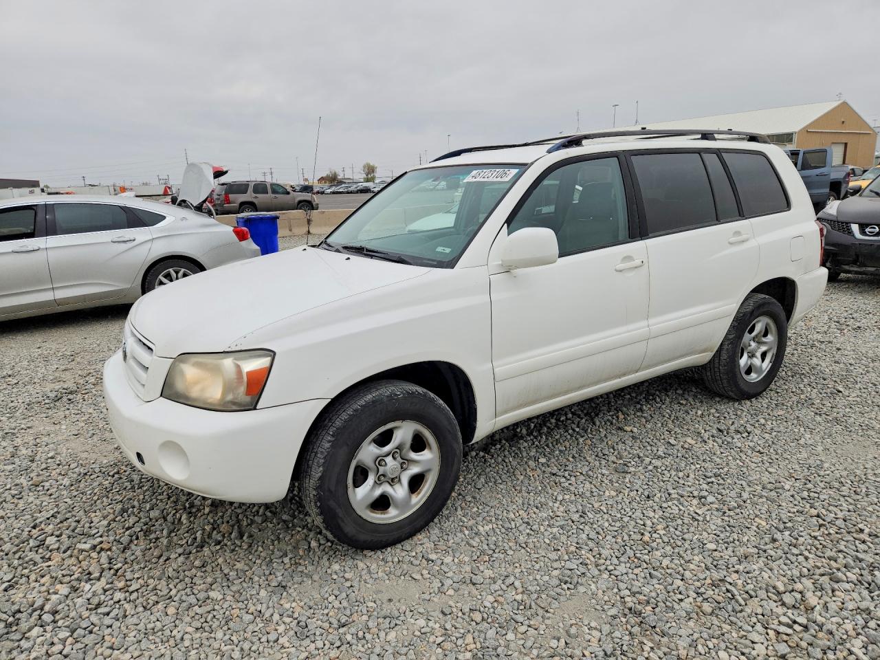 Salvage Toyota Highlander Image