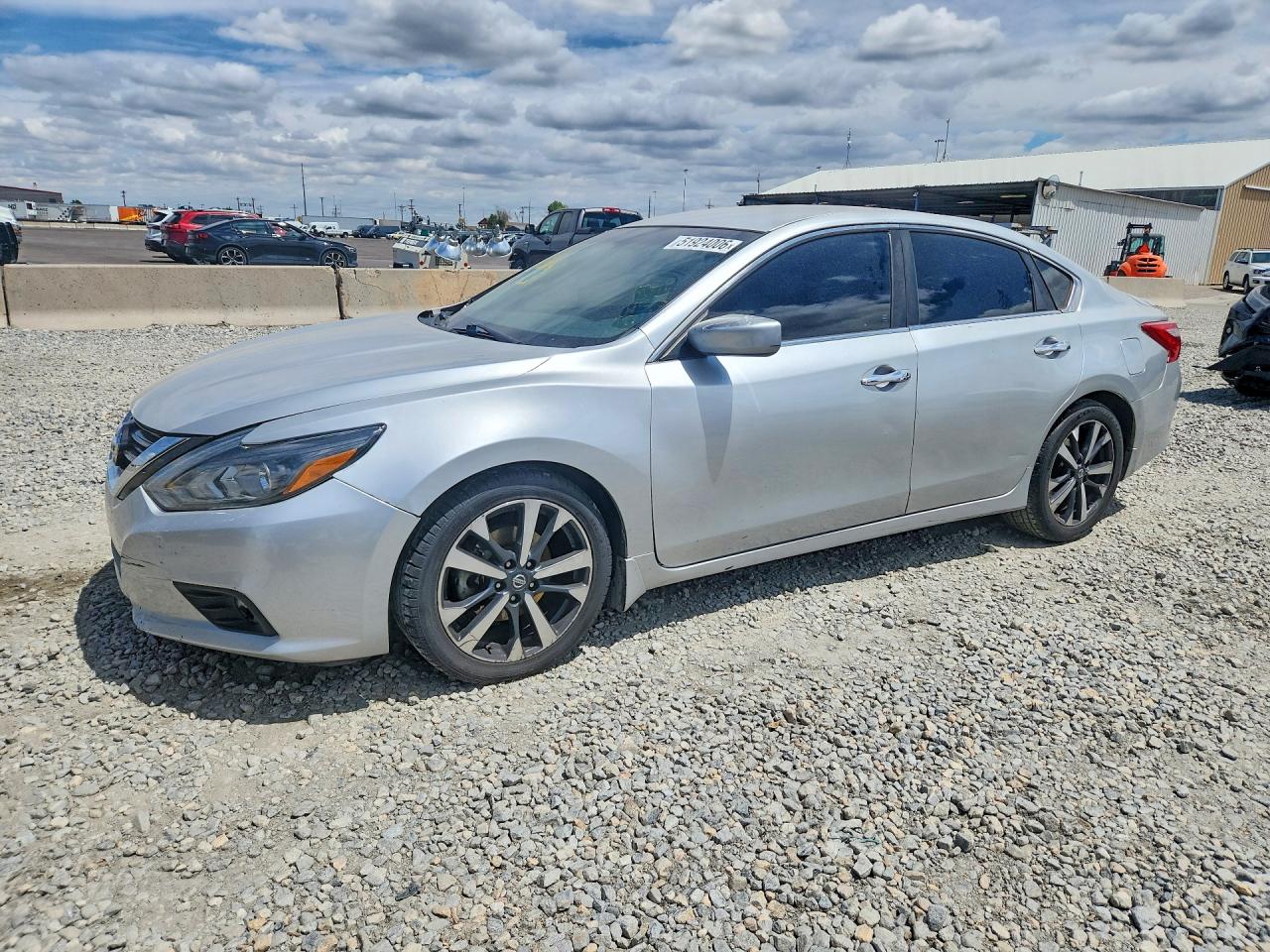 Salvage Nissan Altima Image