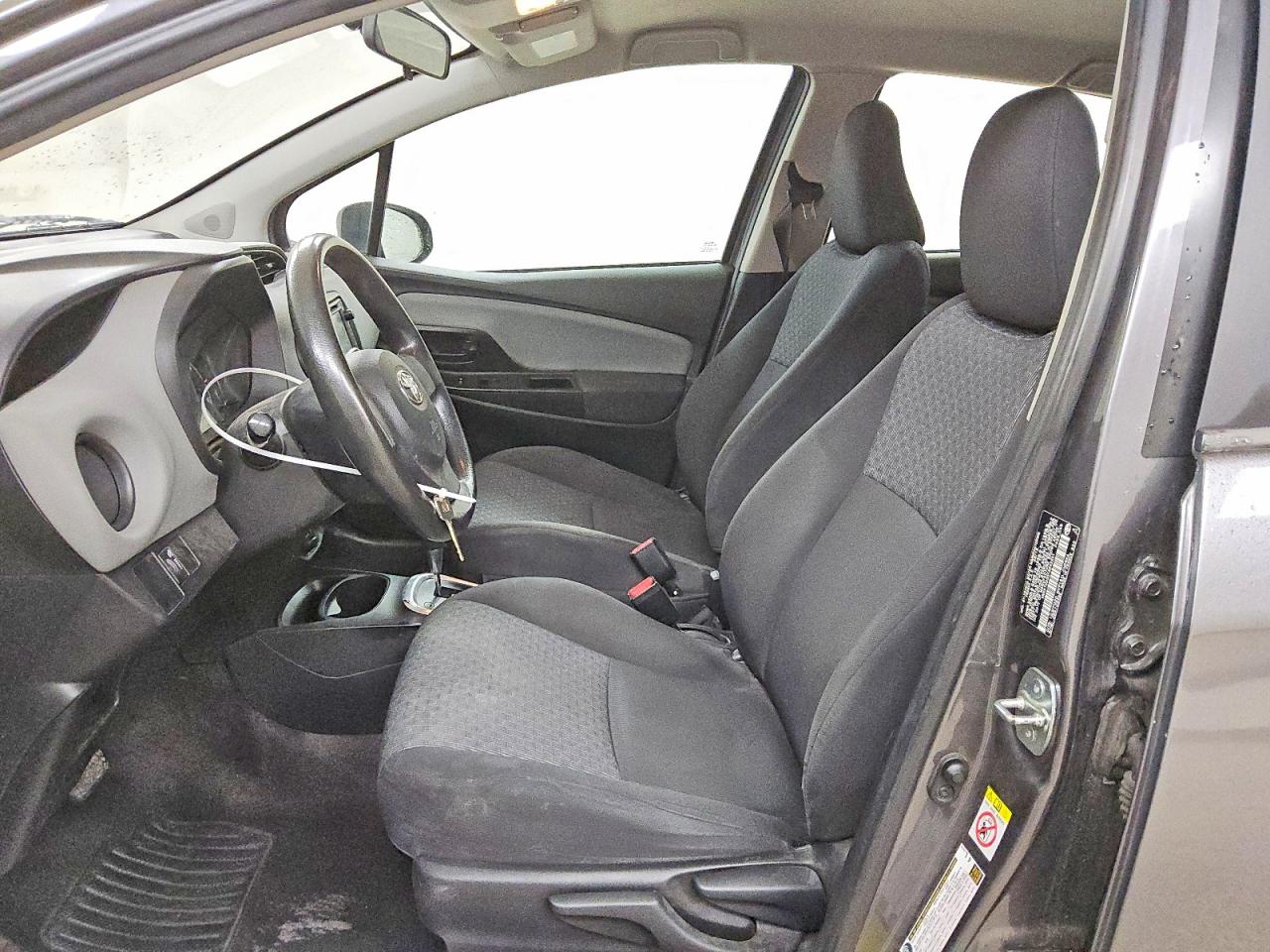 Toyota Yaris 5-door L