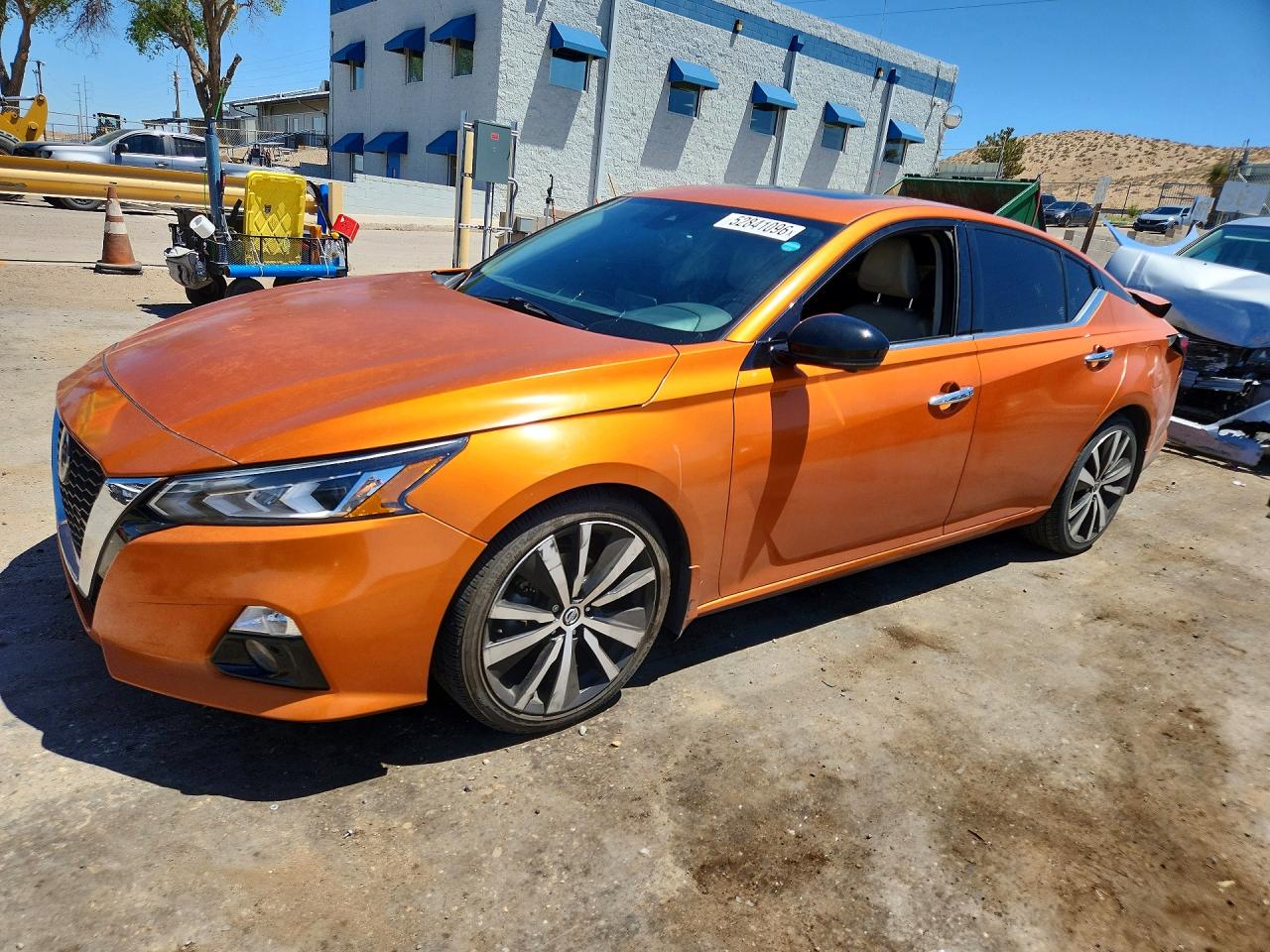 Salvage Nissan Altima Image
