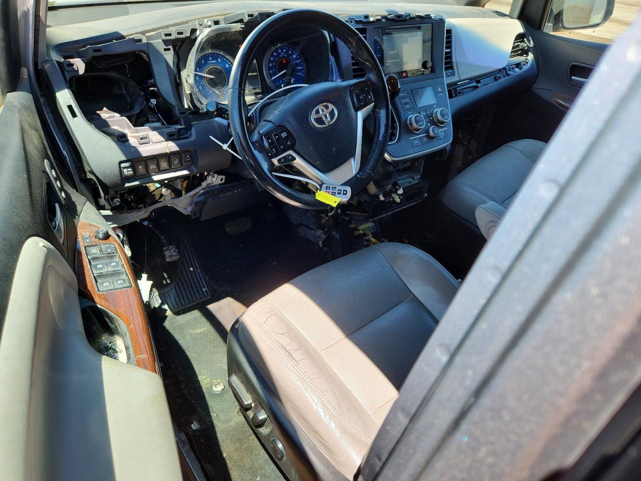 Toyota Sienna Limited Premium 7-passenger