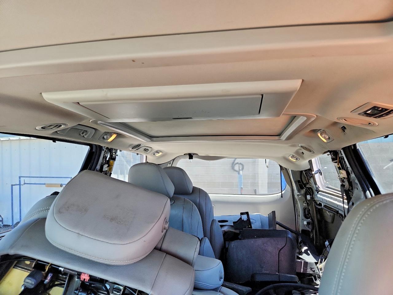 Toyota Sienna Limited Premium 7-passenger