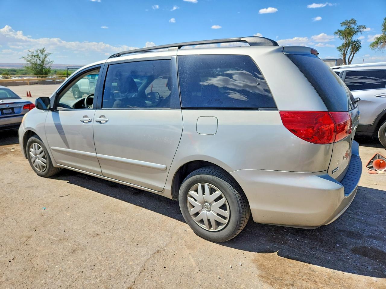 Toyota Sienna Le 8-passenger
