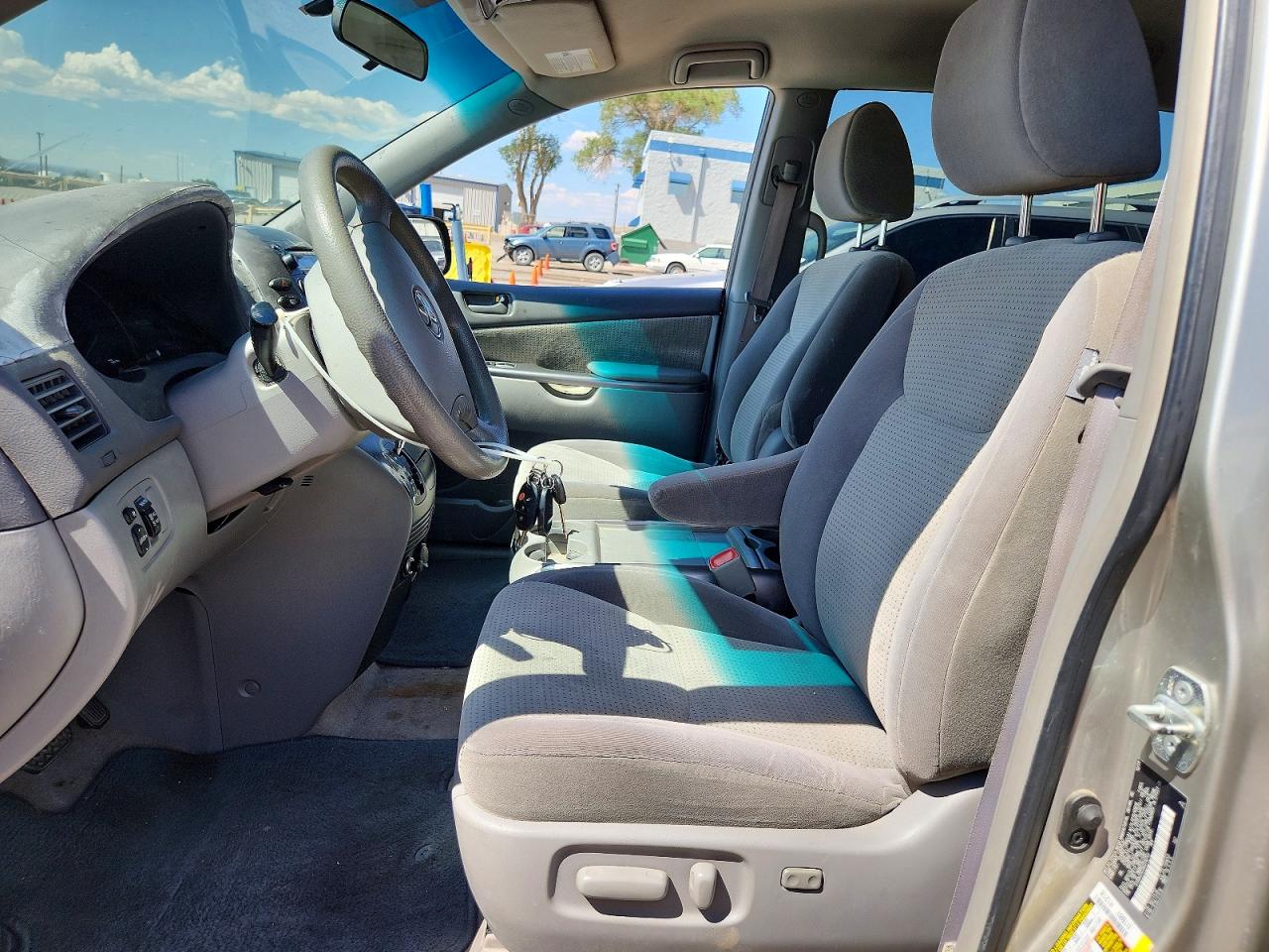 Toyota Sienna Le 8-passenger