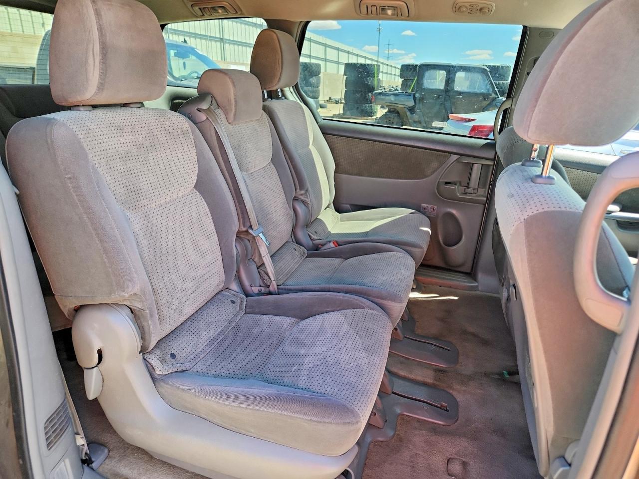 Toyota Sienna Le 8-passenger