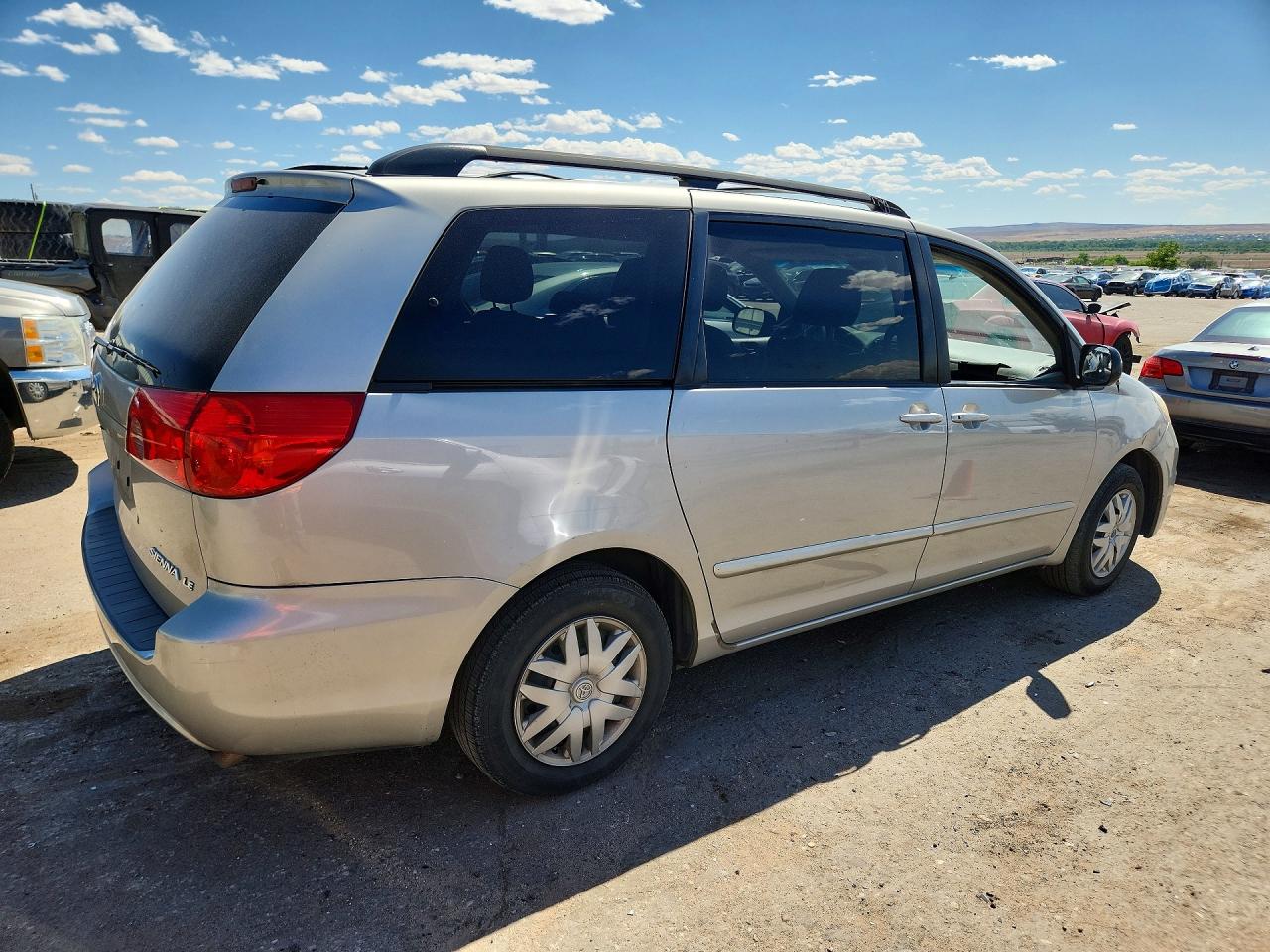 Toyota Sienna Le 8-passenger