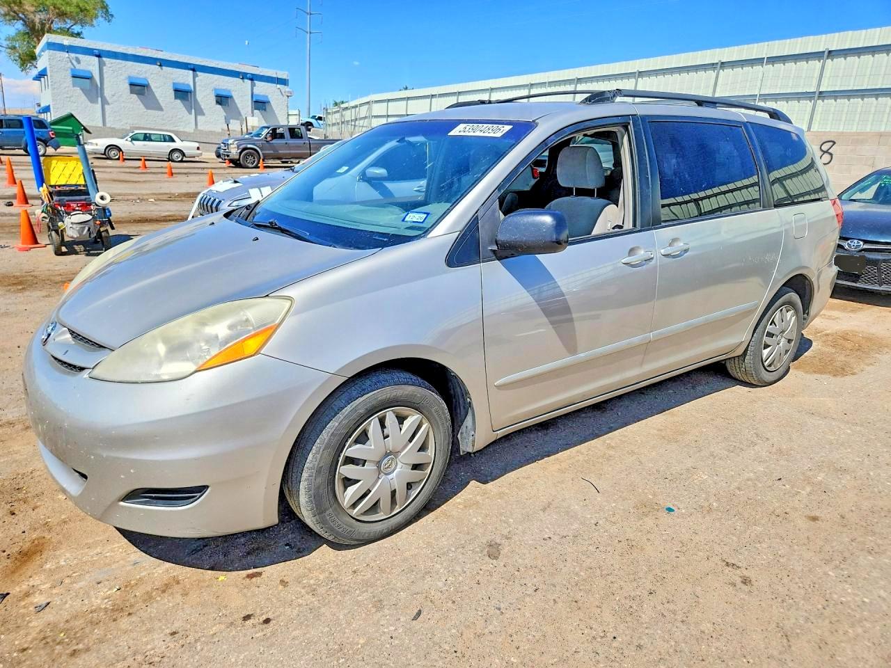 Salvage Toyota Sienna Image