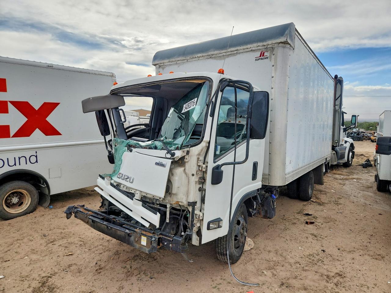 Salvage Isuzu Npr Image