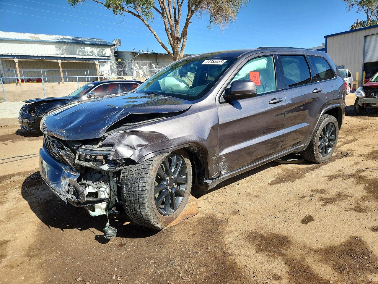 Salvage Jeep Cherokee Image