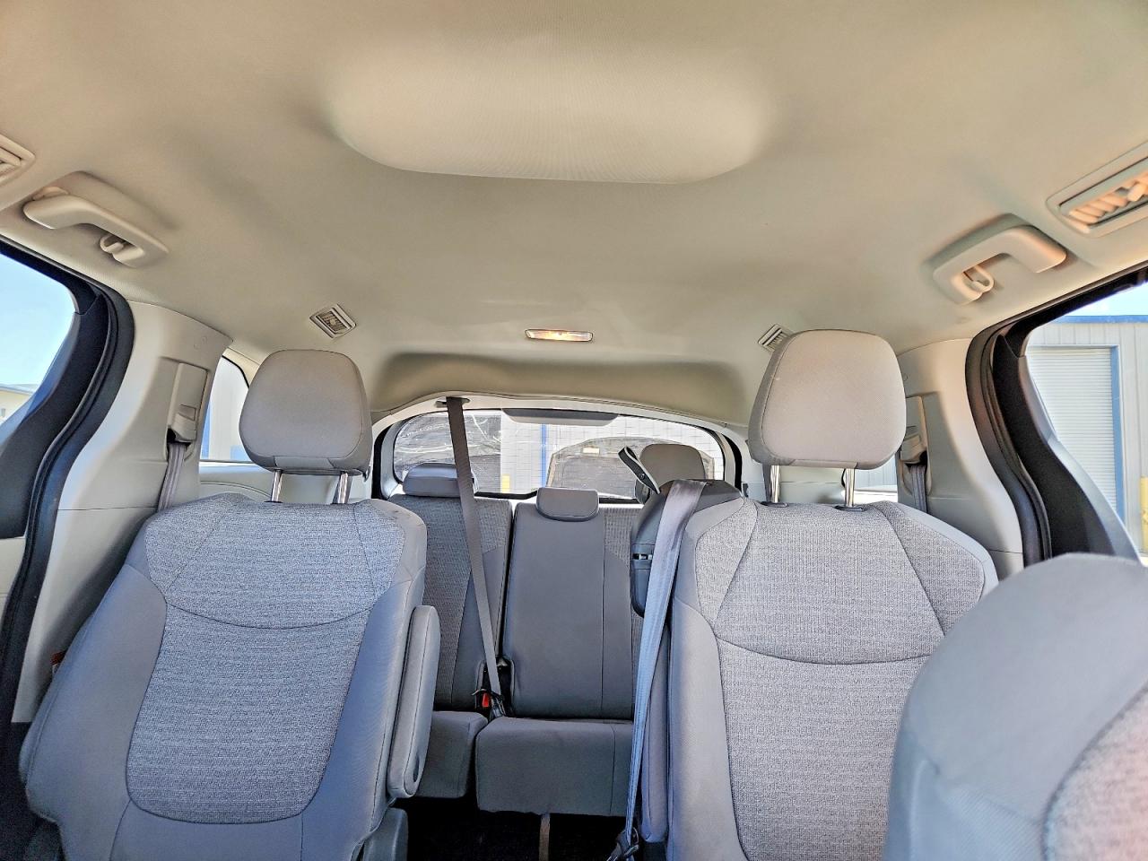 Toyota Sienna Le