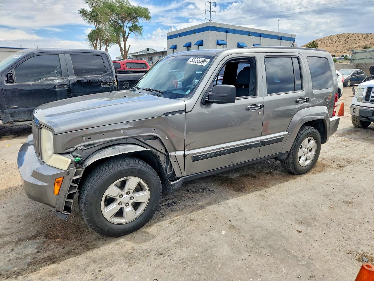 Salvage Jeep Liberty Image