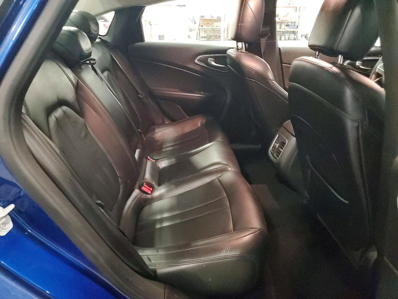 Chrysler 200 C