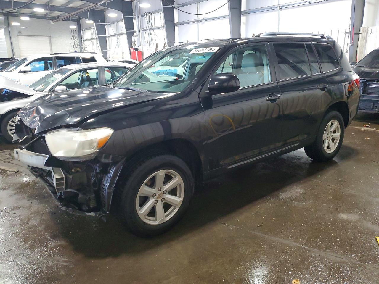 Salvage Toyota Highlander Image