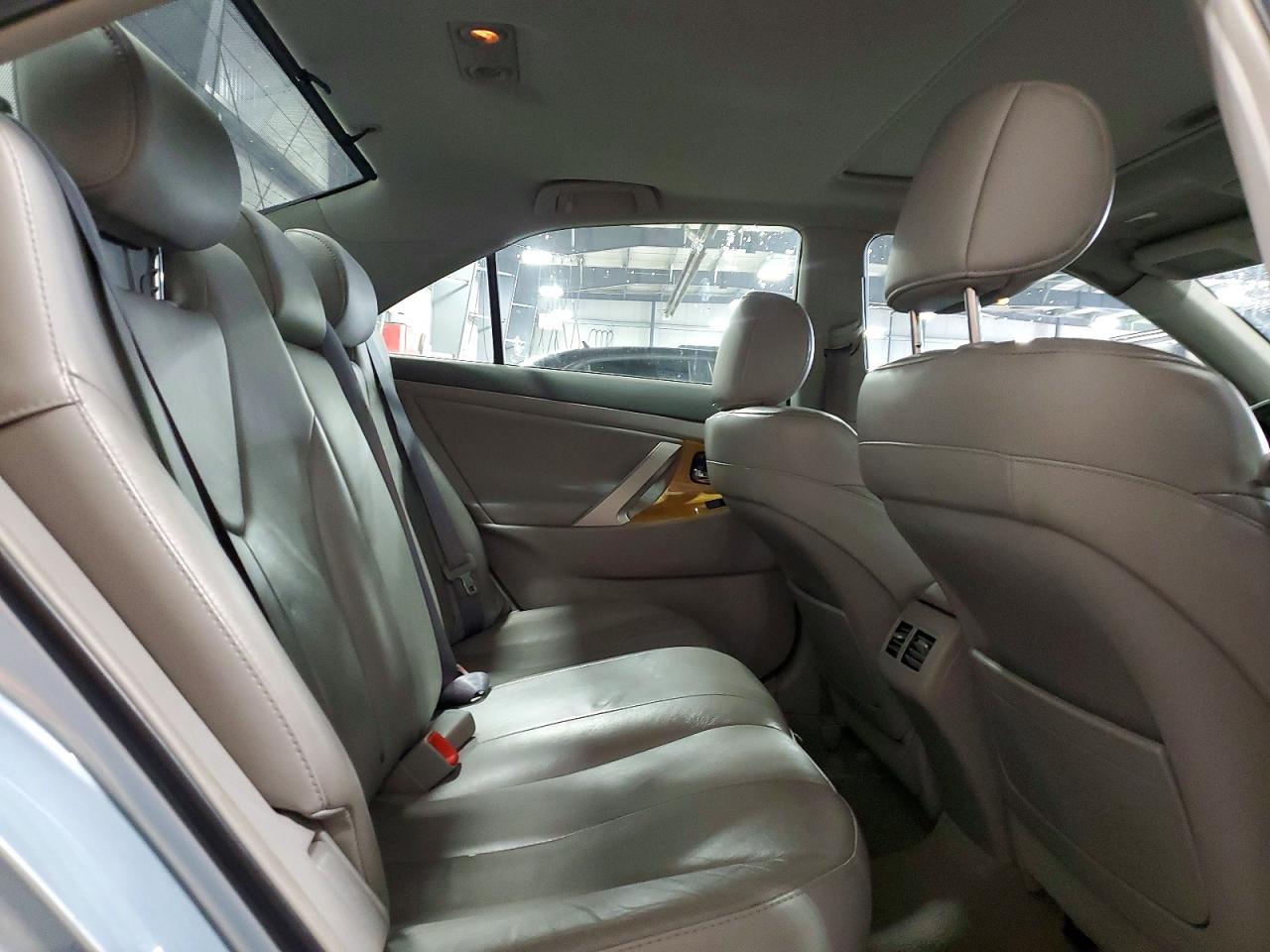 Toyota Camry Xle V6