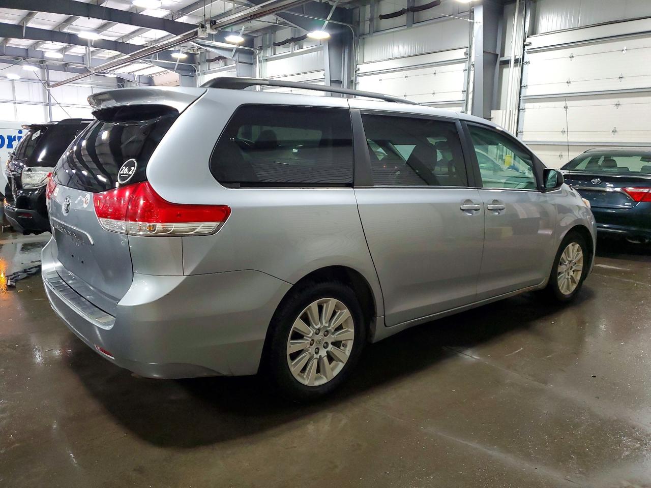 Toyota Sienna Le
