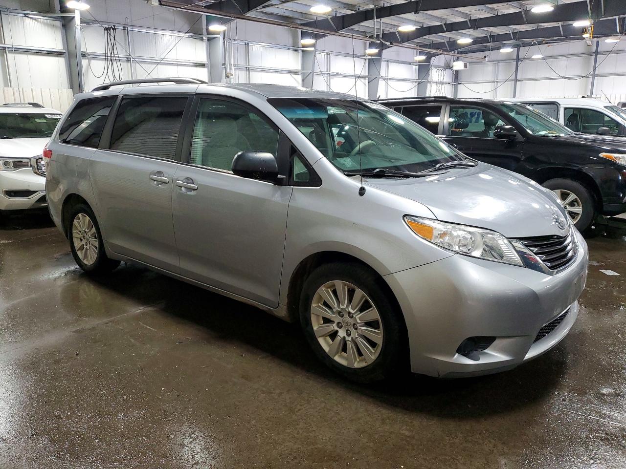 Toyota Sienna Le