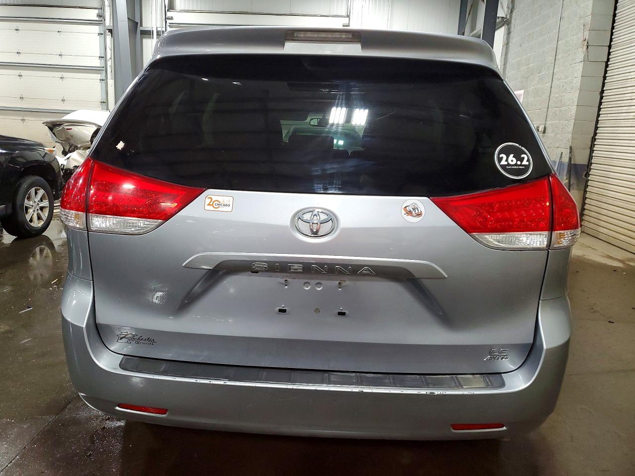 Toyota Sienna Le