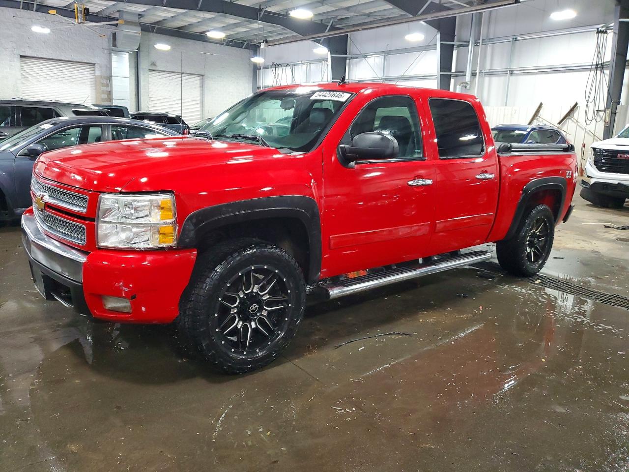 Salvage Chevrolet Silverado Image