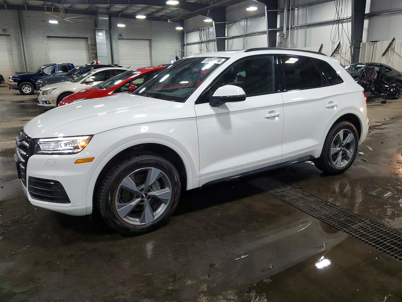 Salvage Audi Q5 Image