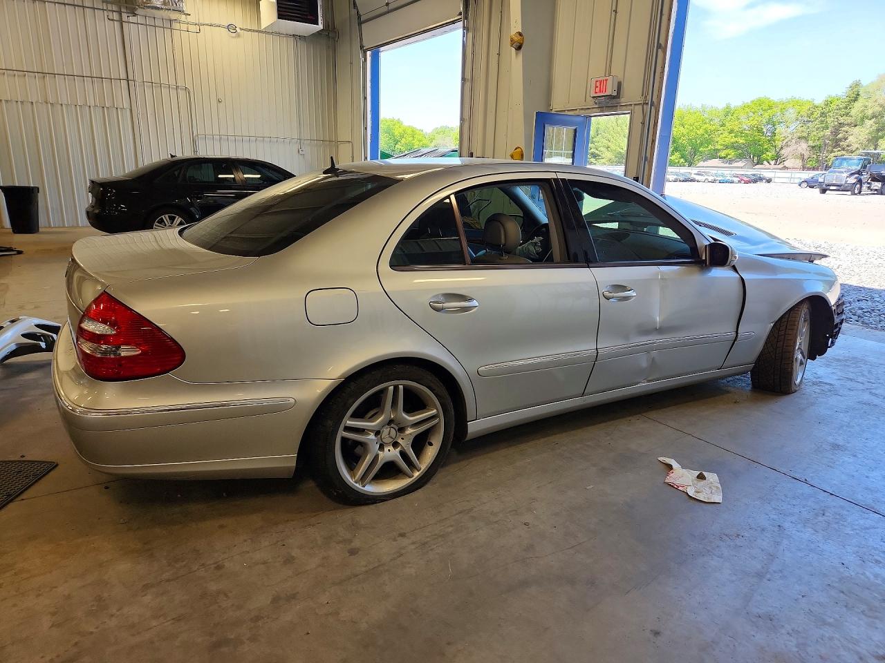 Mercedes-Benz E-Class 320