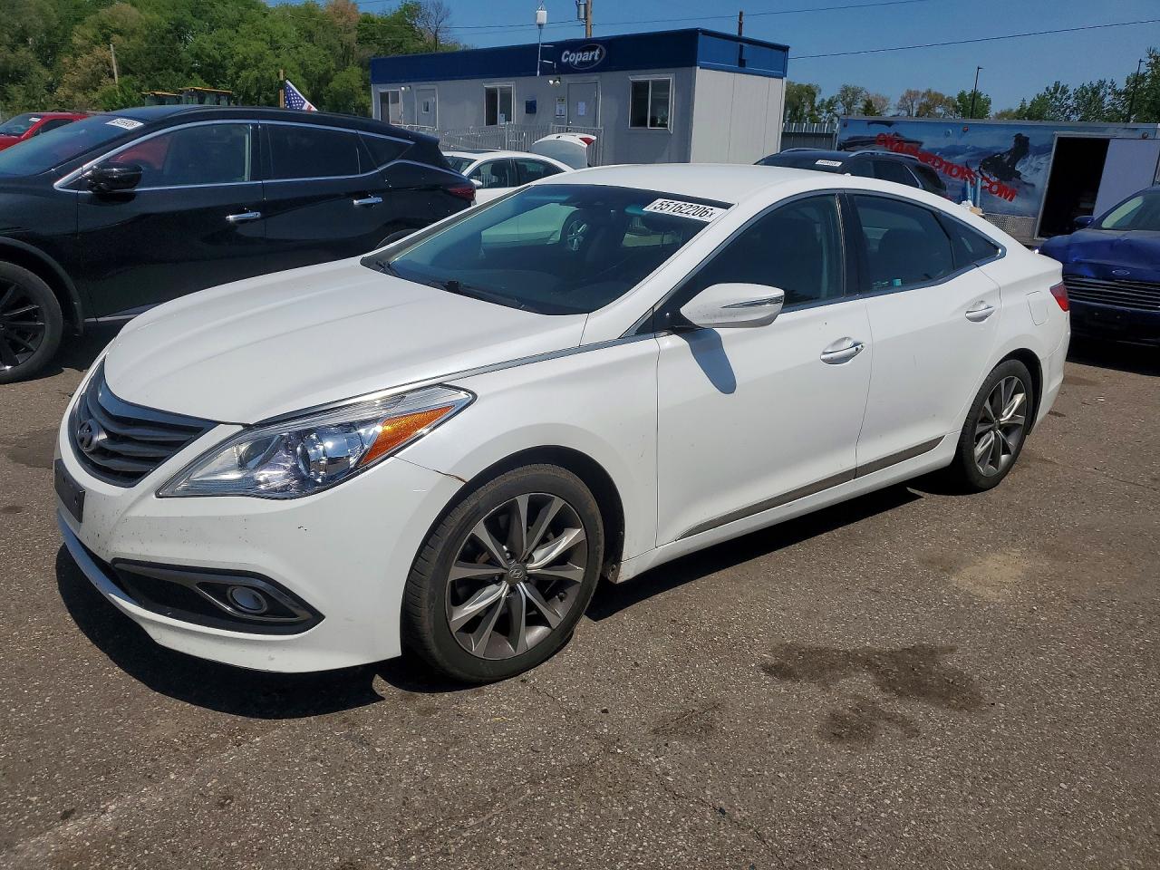 Salvage Hyundai Azera Image