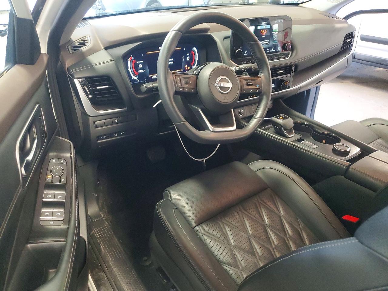 Nissan Rogue Platinum