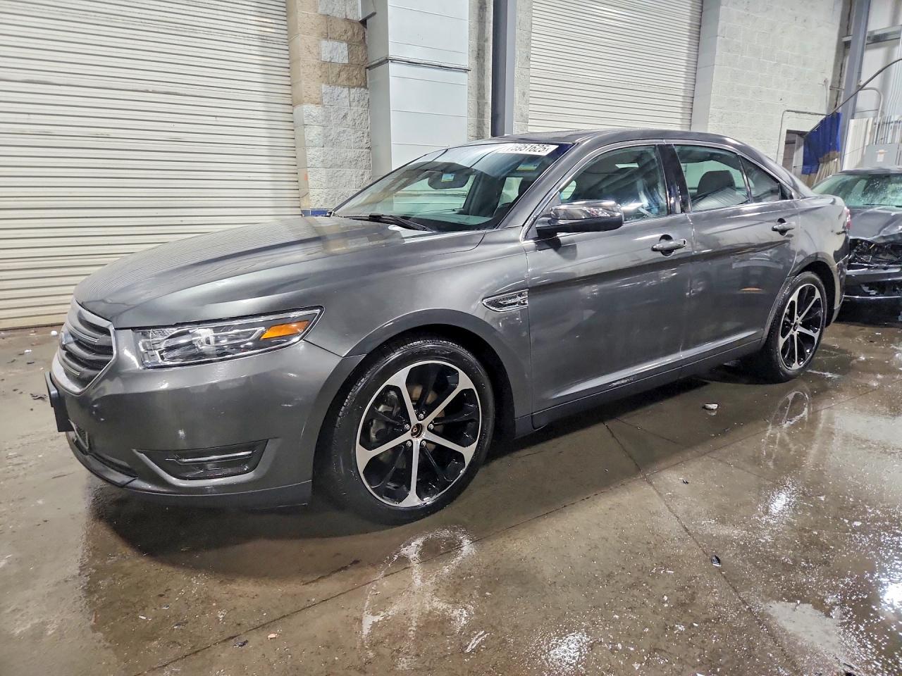 Salvage Ford Taurus Image