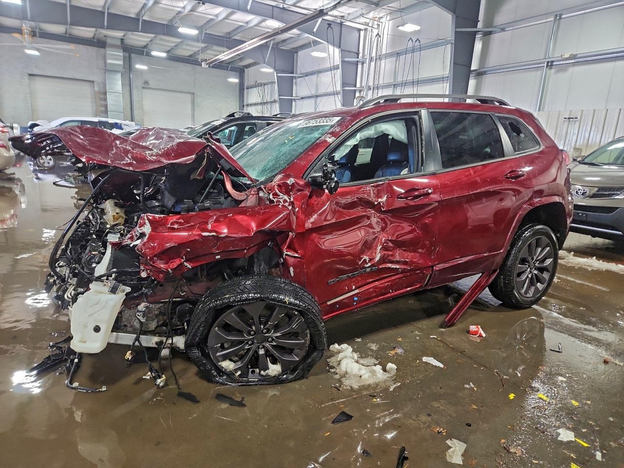 Salvage Jeep Grand Cherokee Image