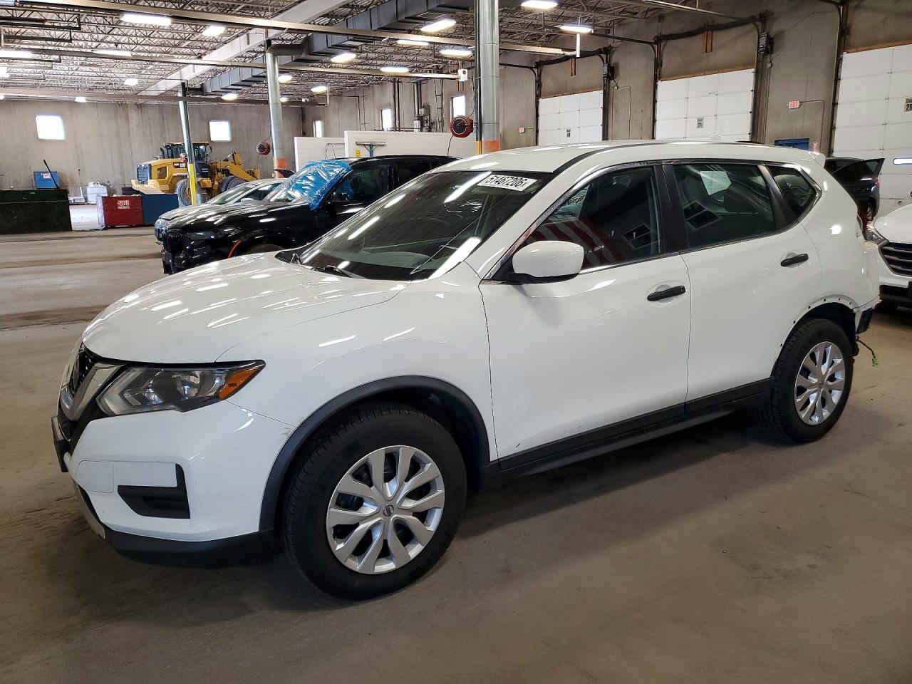 Salvage Nissan Rogue Image