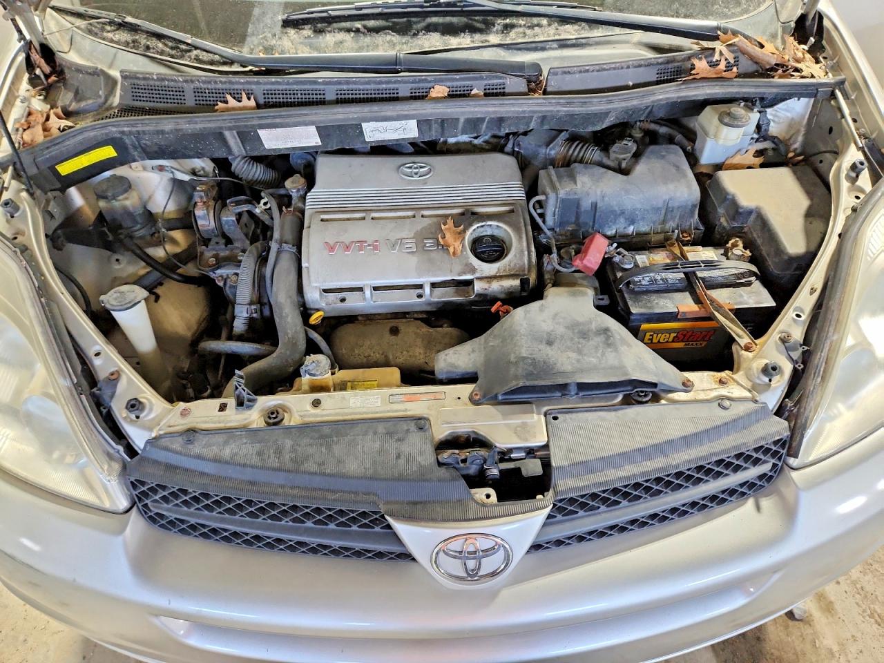 Toyota Sienna Le 8 Passenger