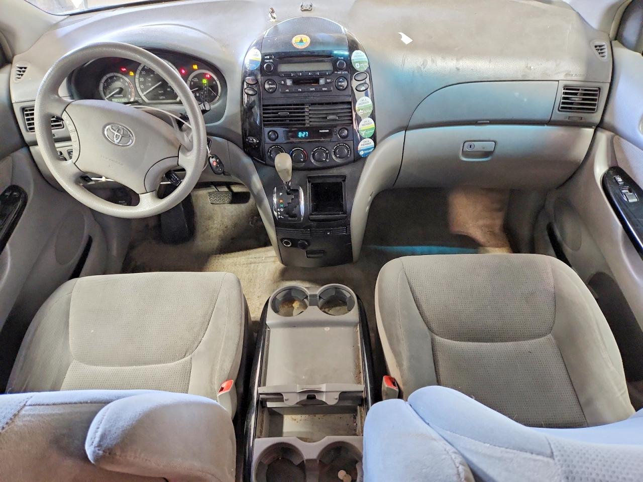 Toyota Sienna Le 8 Passenger