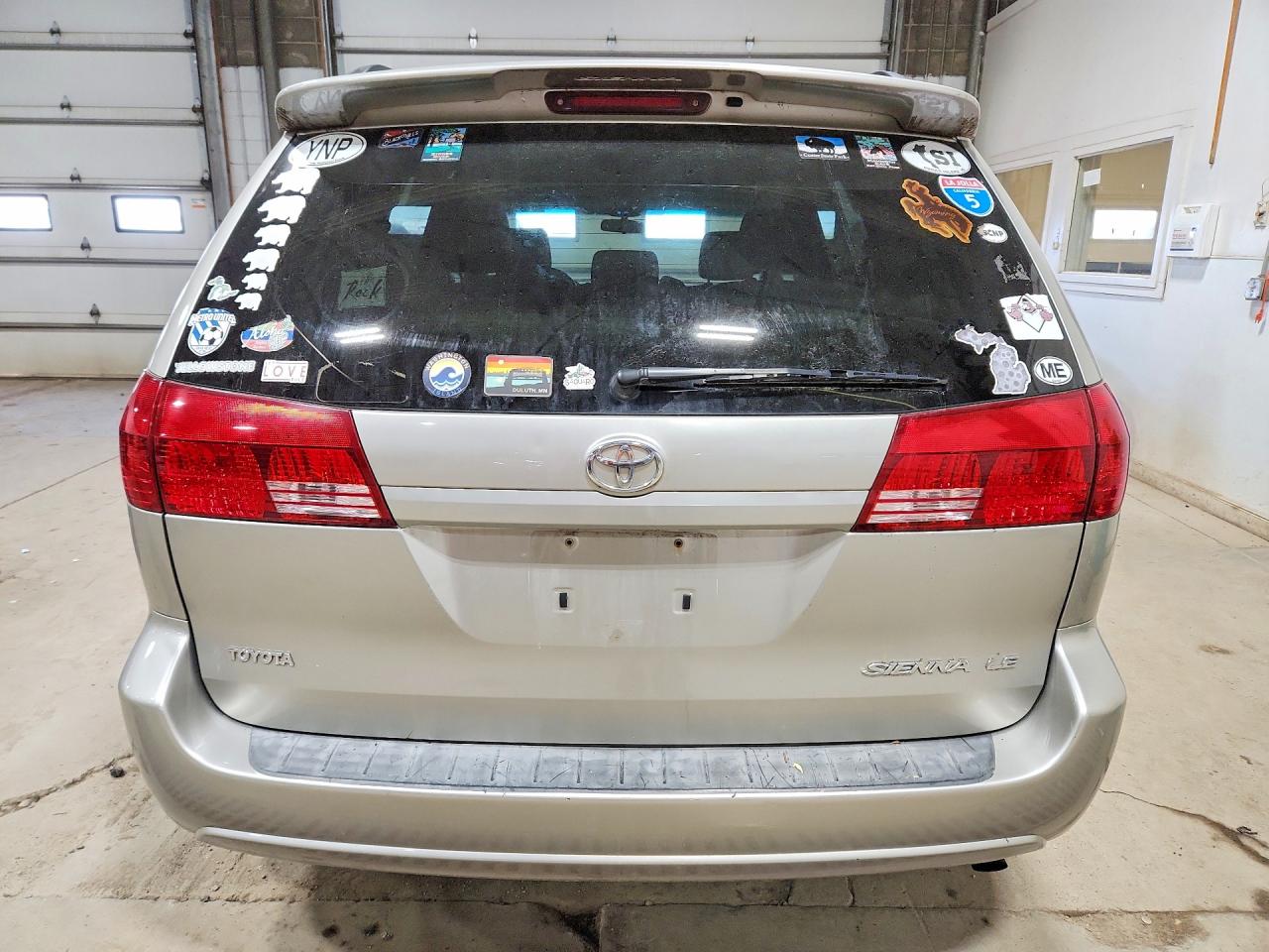 Toyota Sienna Le 8 Passenger