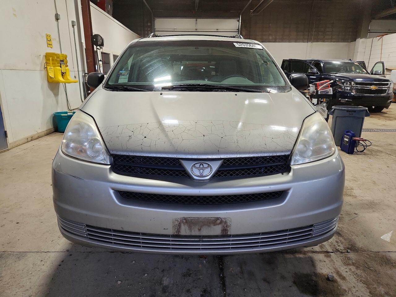Toyota Sienna Le 8 Passenger