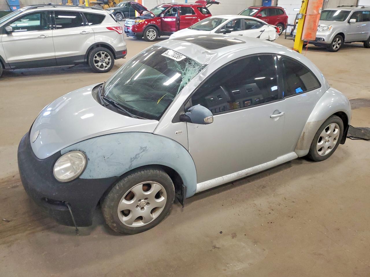 Salvage Volkswagen Beetle Image